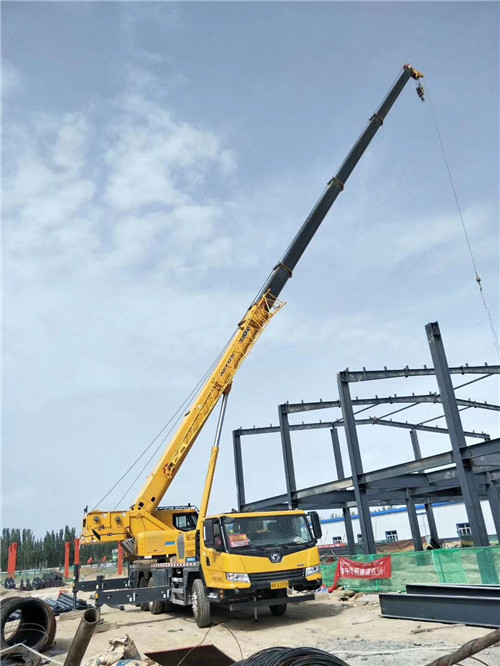汉滨区超高层建筑钢结构吊装案例